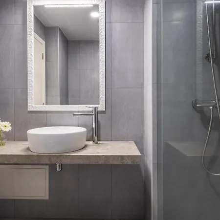 By Homing Funchal (Madeira)