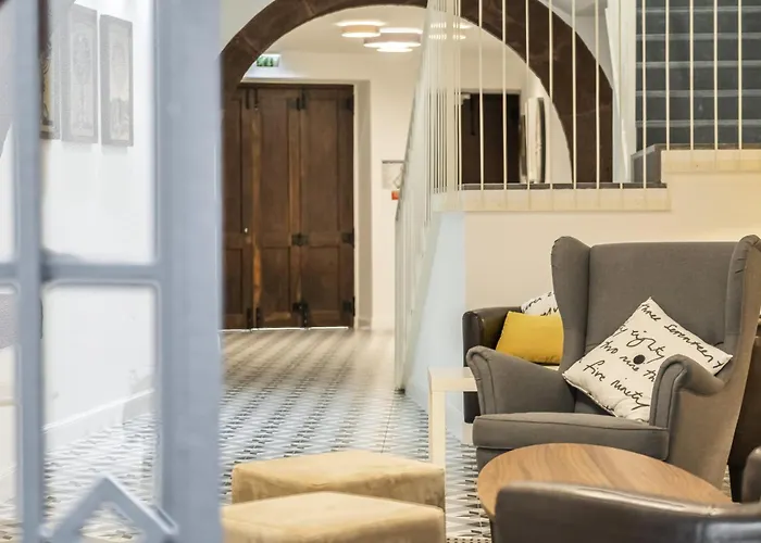 Apartment By Homing *