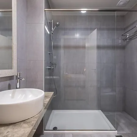 By Homing Φουνκάλ