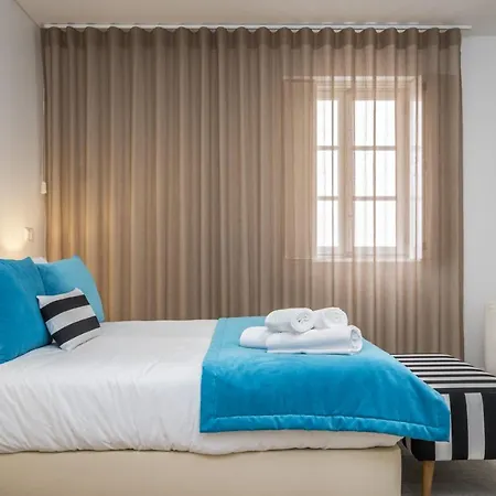 By Homing Φουνκάλ